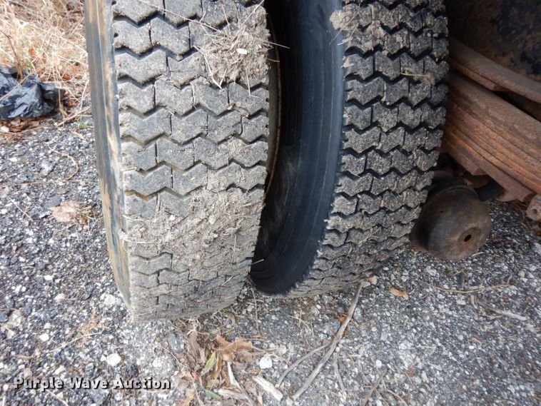 image for item DE4280 1999 Chevrolet C8500 dump truck