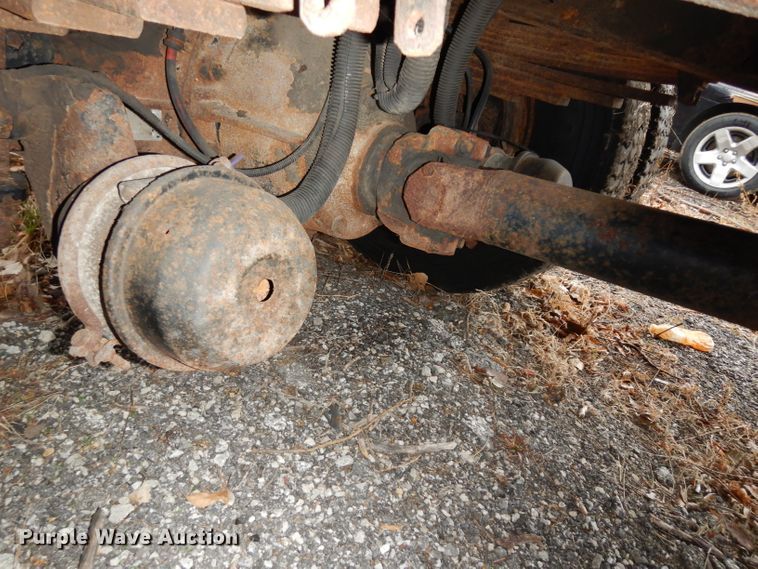 image for item DE4280 1999 Chevrolet C8500 dump truck