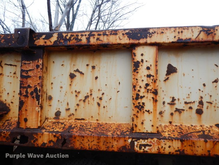 image for item DE4280 1999 Chevrolet C8500 dump truck