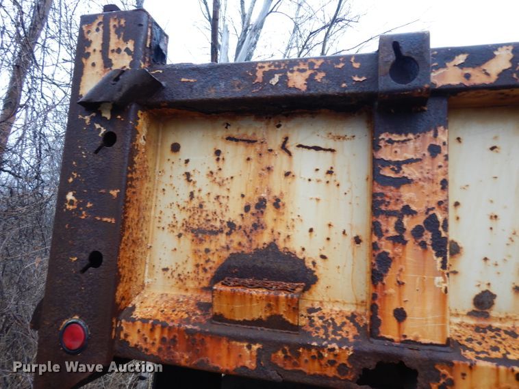 image for item DE4280 1999 Chevrolet C8500 dump truck