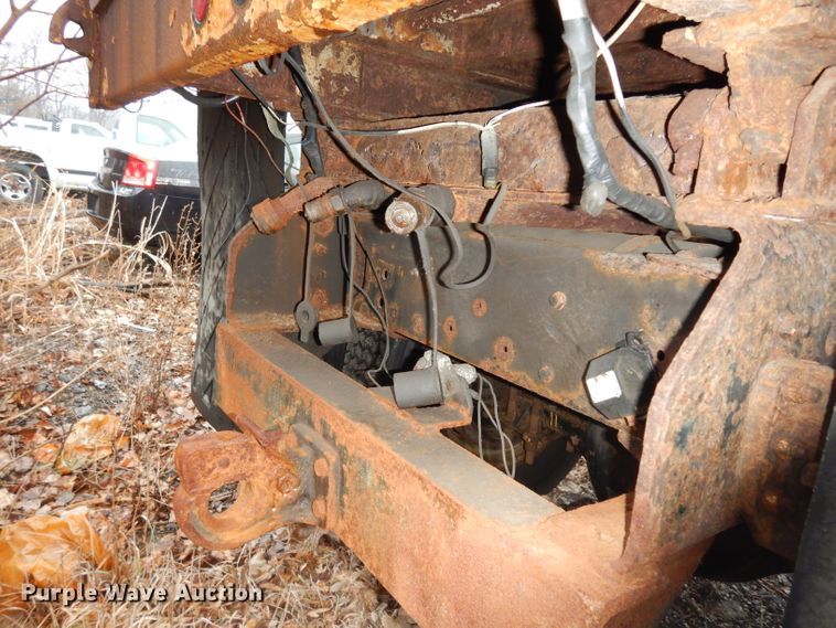 image for item DE4280 1999 Chevrolet C8500 dump truck