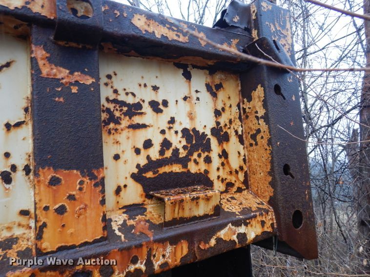 image for item DE4280 1999 Chevrolet C8500 dump truck