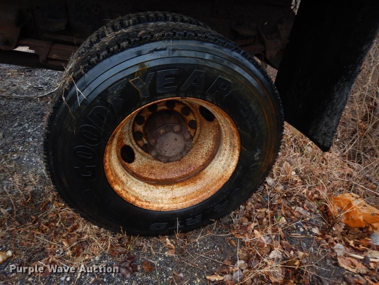 image for item DE4280 1999 Chevrolet C8500 dump truck