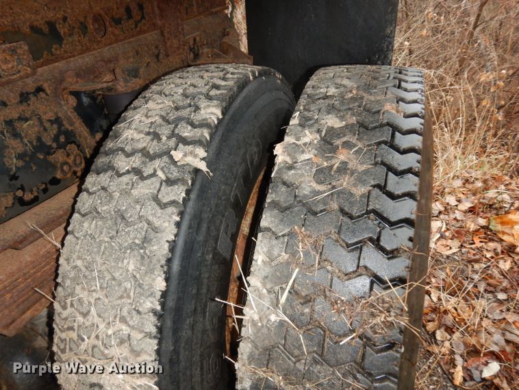 image for item DE4280 1999 Chevrolet C8500 dump truck