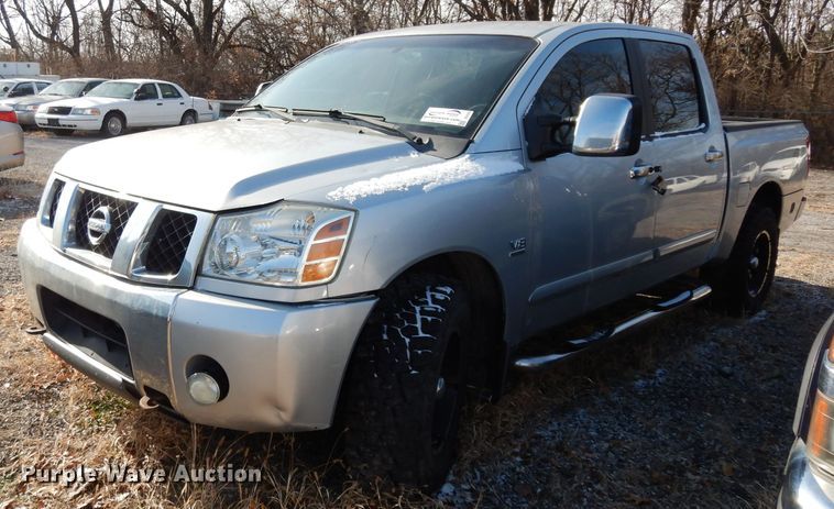 image for item DE4284 2004 Nissan Titan Crew Cab pickup truck