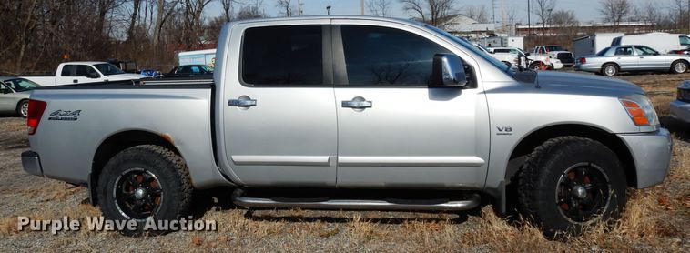 image for item DE4284 2004 Nissan Titan Crew Cab pickup truck