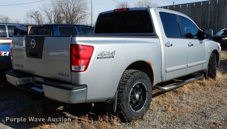 image for item DE4284 2004 Nissan Titan Crew Cab pickup truck