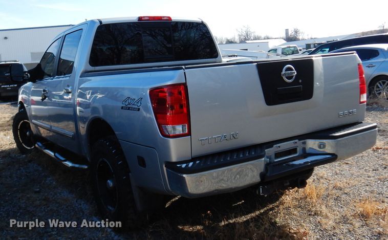 image for item DE4284 2004 Nissan Titan Crew Cab pickup truck