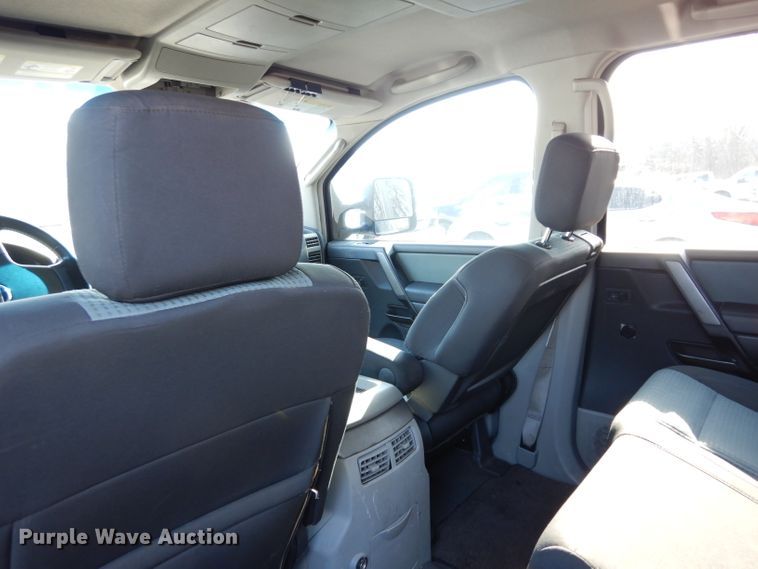 image for item DE4284 2004 Nissan Titan Crew Cab pickup truck