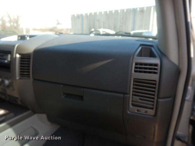 image for item DE4284 2004 Nissan Titan Crew Cab pickup truck