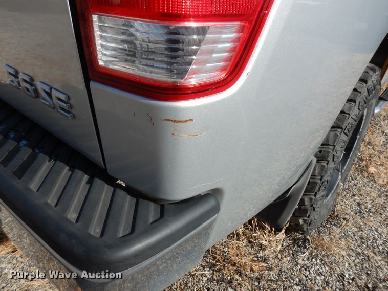 image for item DE4284 2004 Nissan Titan Crew Cab pickup truck