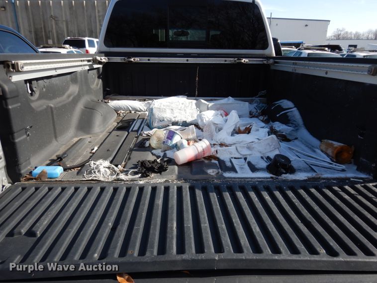 image for item DE4284 2004 Nissan Titan Crew Cab pickup truck