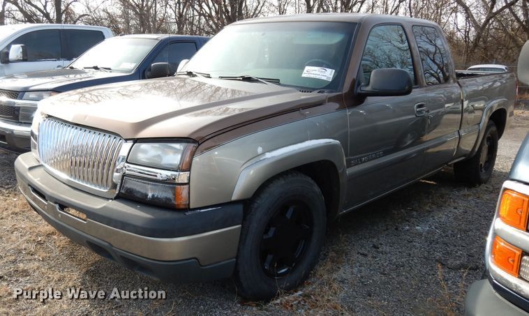 image for item DE4286 2003 Chevrolet Silverado 1500 Ext. Cab pickup truck