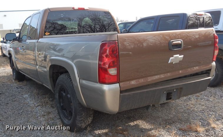 image for item DE4286 2003 Chevrolet Silverado 1500 Ext. Cab pickup truck