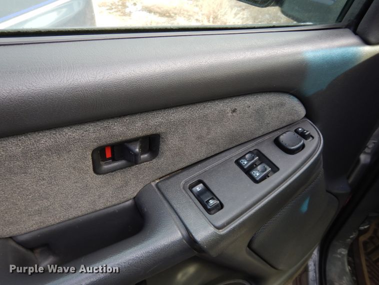 image for item DE4286 2003 Chevrolet Silverado 1500 Ext. Cab pickup truck