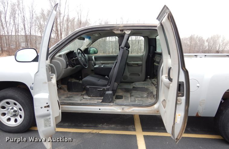 image for item DE4294 2012 Chevrolet Silverado 1500 Ext. Cab pickup truck