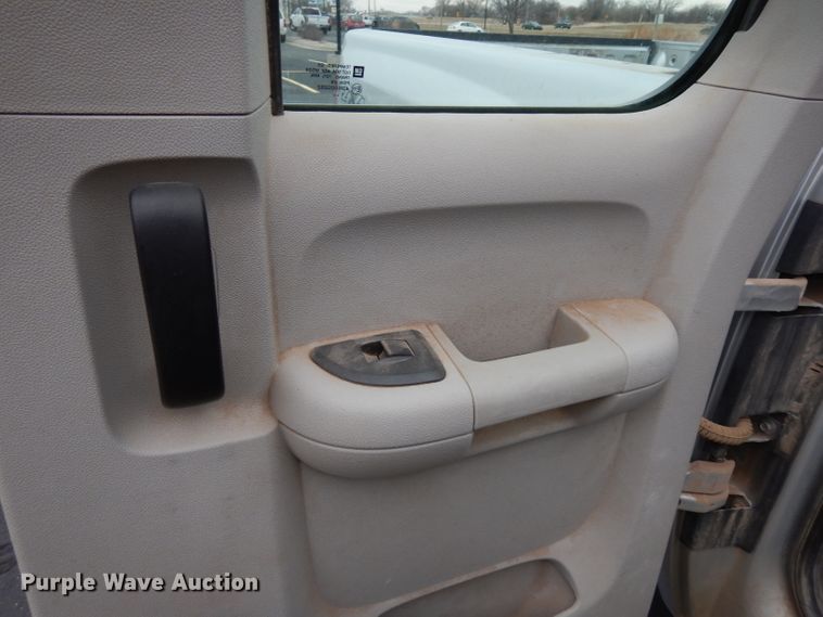 image for item DE4294 2012 Chevrolet Silverado 1500 Ext. Cab pickup truck