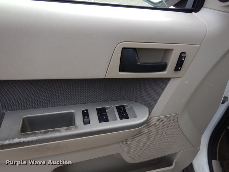 image for item DE4295 2009 Ford Escape Hybrid SUV