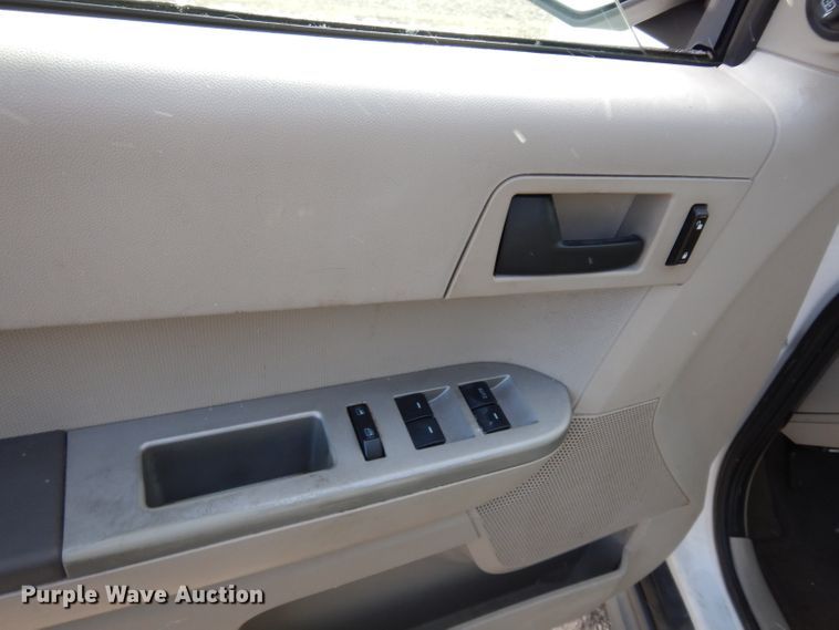 image for item DE4296 2008 Ford Escape Hybrid SUV