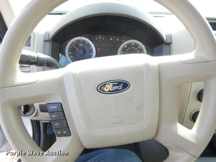 image for item DE4296 2008 Ford Escape Hybrid SUV