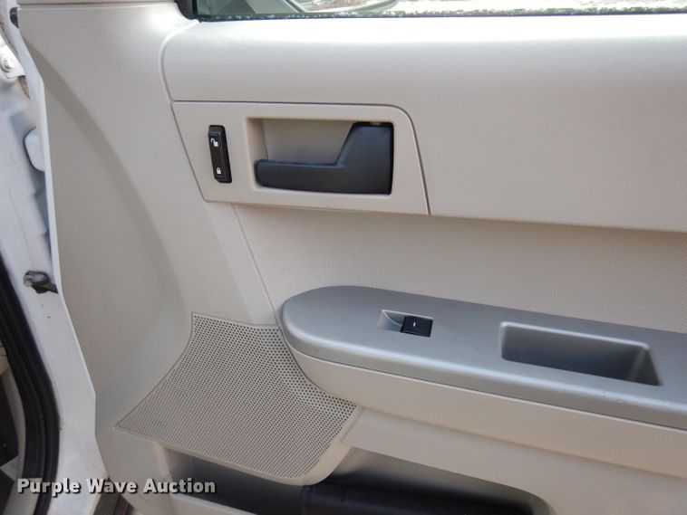 image for item DE4296 2008 Ford Escape Hybrid SUV