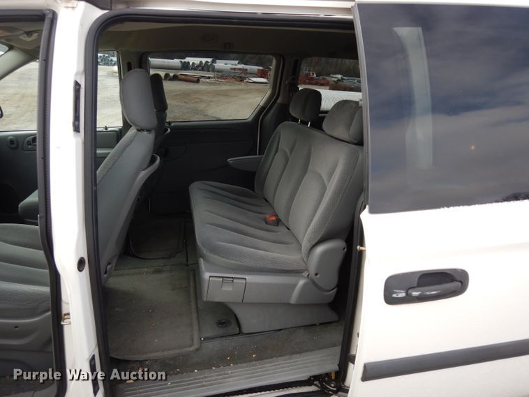 image for item DE4298 2005 Dodge Grand Caravan van