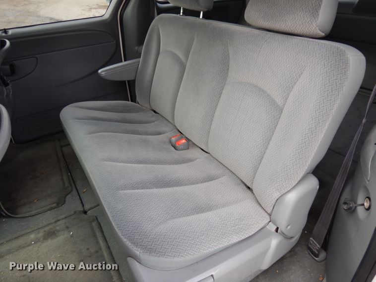 image for item DE4298 2005 Dodge Grand Caravan van