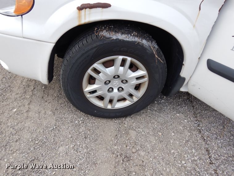 image for item DE4298 2005 Dodge Grand Caravan van