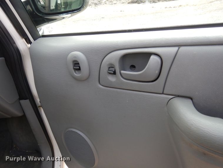image for item DE4298 2005 Dodge Grand Caravan van