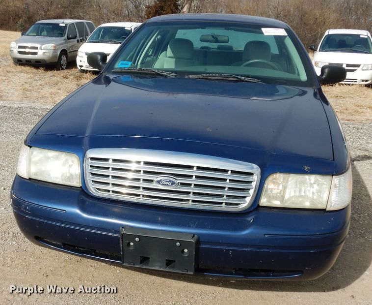 image for item DE4299 2005 Ford Crown Victoria
