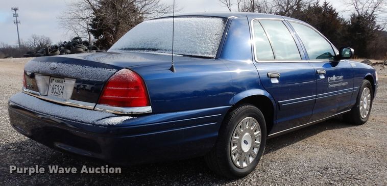 image for item DE4299 2005 Ford Crown Victoria