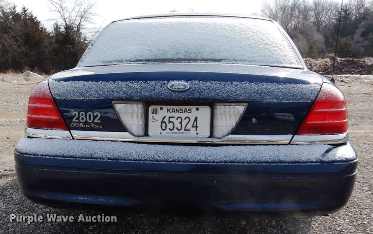 image for item DE4299 2005 Ford Crown Victoria