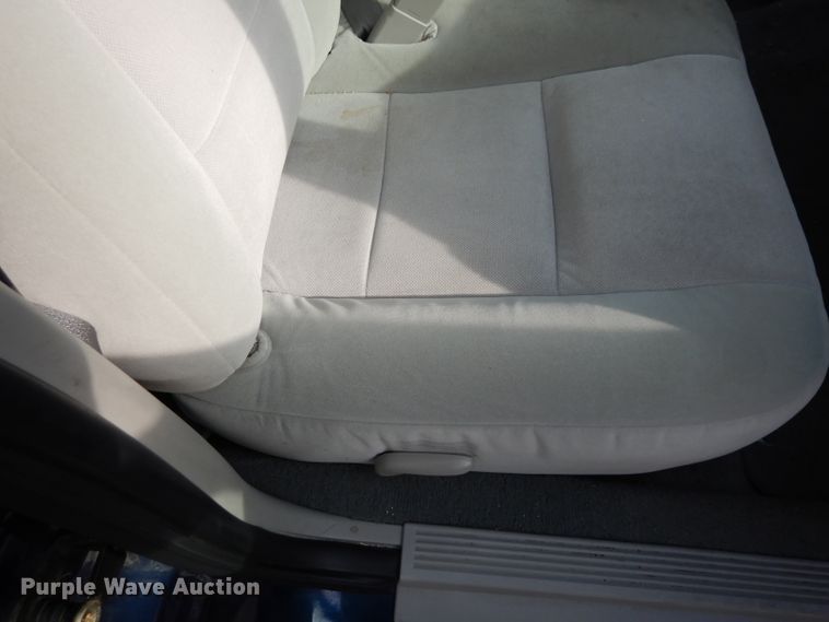 image for item DE4299 2005 Ford Crown Victoria