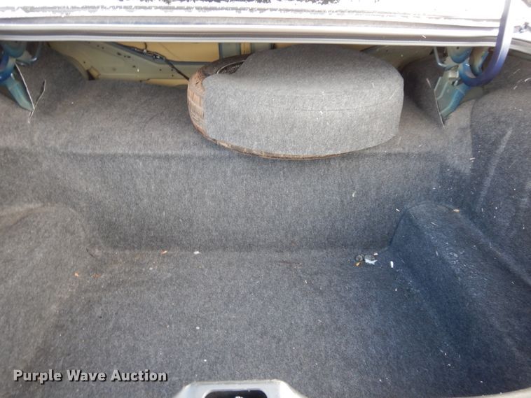 image for item DE4299 2005 Ford Crown Victoria