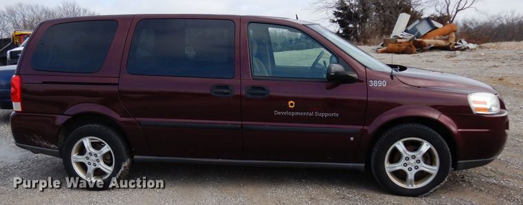 image for item DE4300 2007 Chevrolet Uplander LS van
