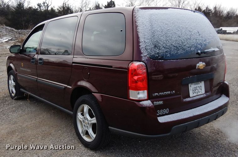 image for item DE4300 2007 Chevrolet Uplander LS van