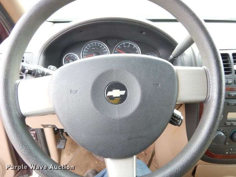 image for item DE4300 2007 Chevrolet Uplander LS van