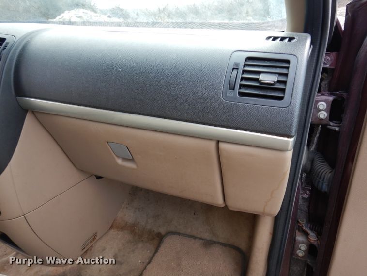 image for item DE4300 2007 Chevrolet Uplander LS van