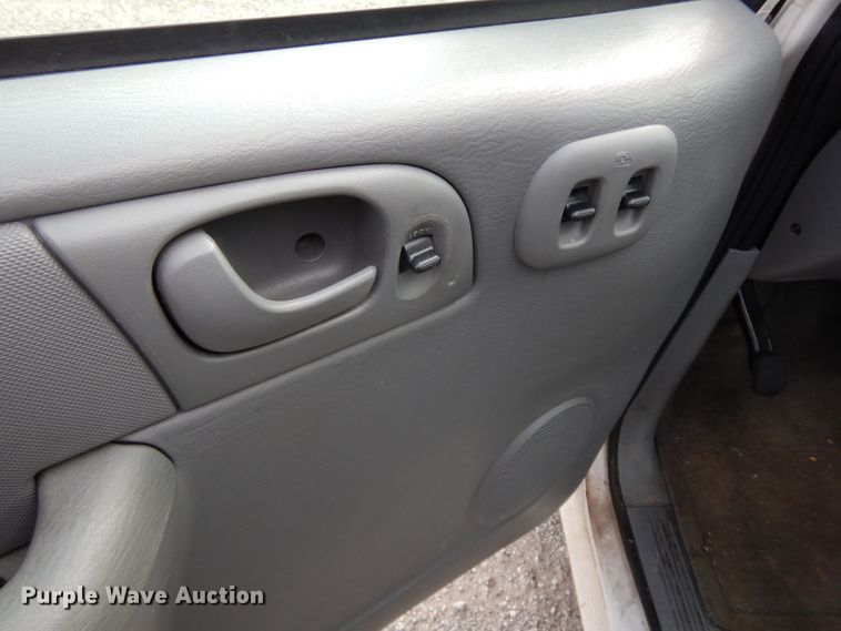 image for item DE4301 2005 Dodge Grand Caravan van