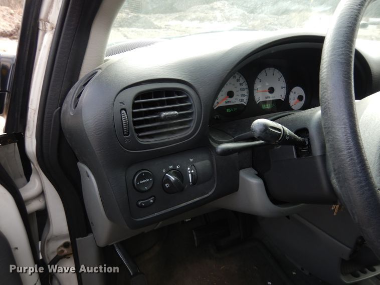 image for item DE4301 2005 Dodge Grand Caravan van