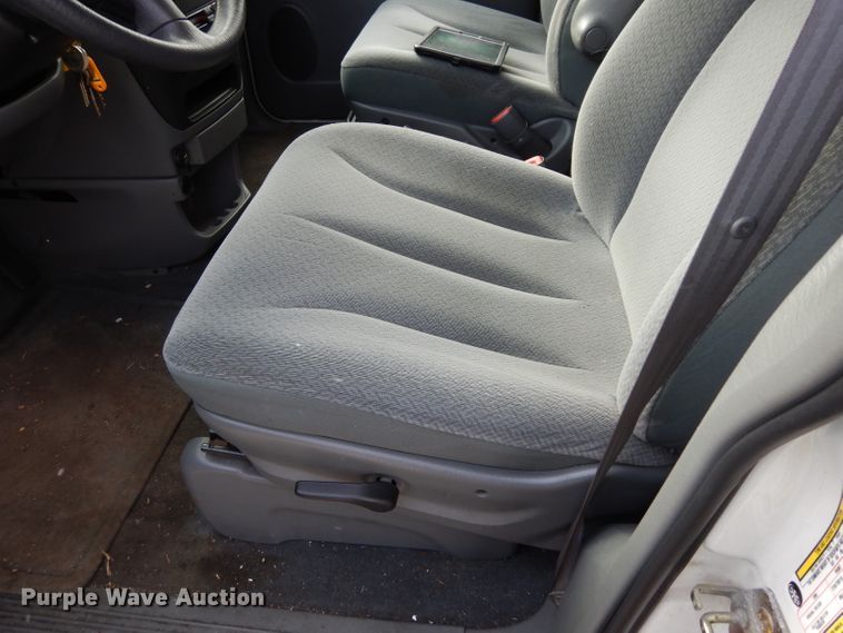 image for item DE4301 2005 Dodge Grand Caravan van