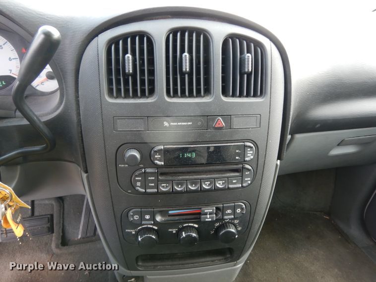 image for item DE4301 2005 Dodge Grand Caravan van