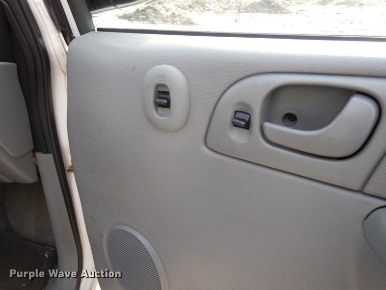 image for item DE4301 2005 Dodge Grand Caravan van