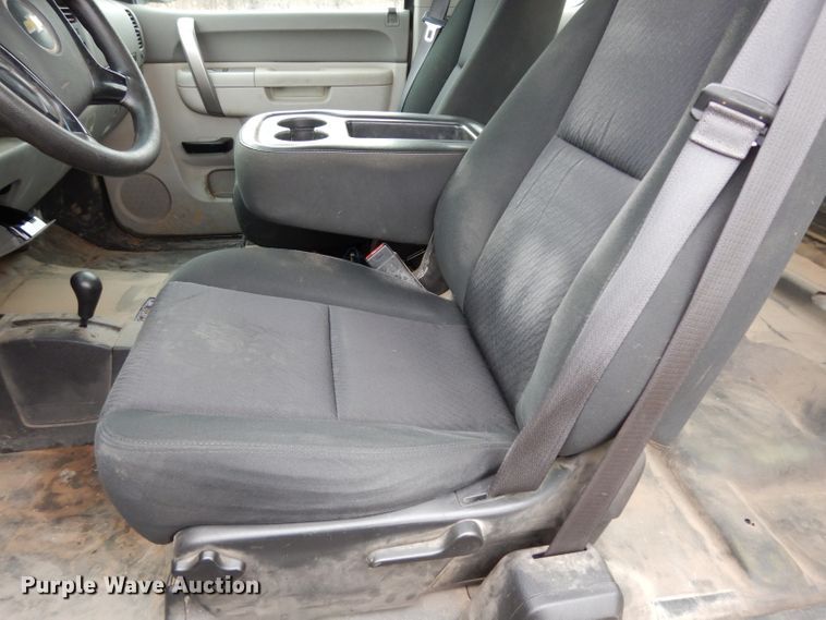 image for item DE4311 2013 Chevrolet Silverado 1500 Ext. Cab pickup truck