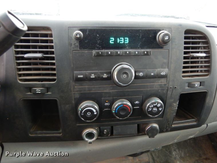 image for item DE4311 2013 Chevrolet Silverado 1500 Ext. Cab pickup truck