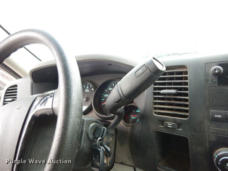 image for item DE4311 2013 Chevrolet Silverado 1500 Ext. Cab pickup truck