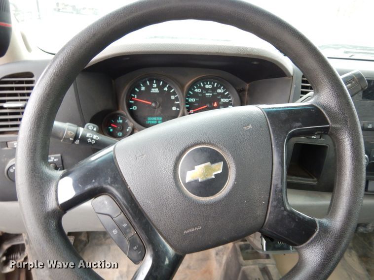 image for item DE4311 2013 Chevrolet Silverado 1500 Ext. Cab pickup truck