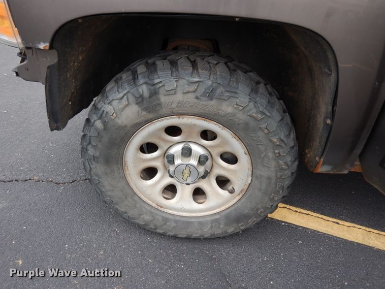 image for item DE4311 2013 Chevrolet Silverado 1500 Ext. Cab pickup truck