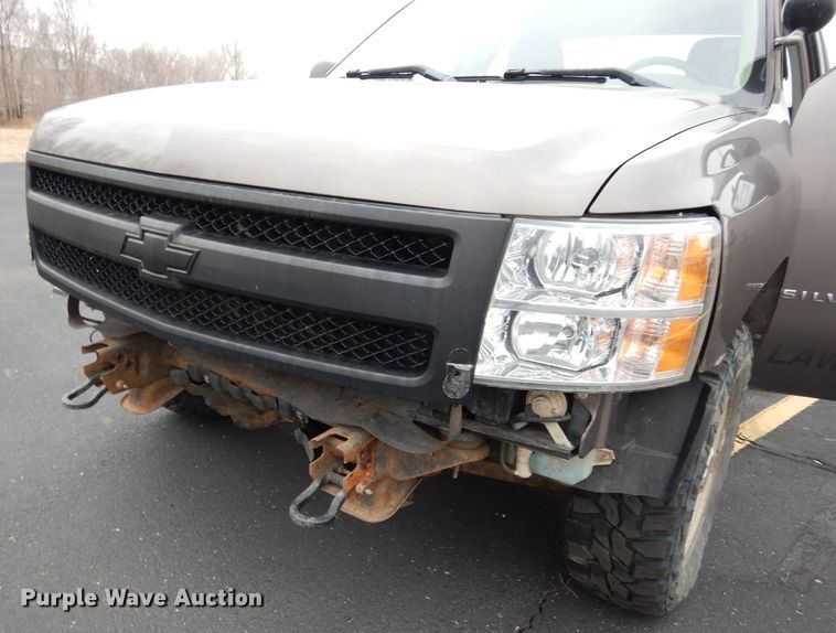 image for item DE4311 2013 Chevrolet Silverado 1500 Ext. Cab pickup truck