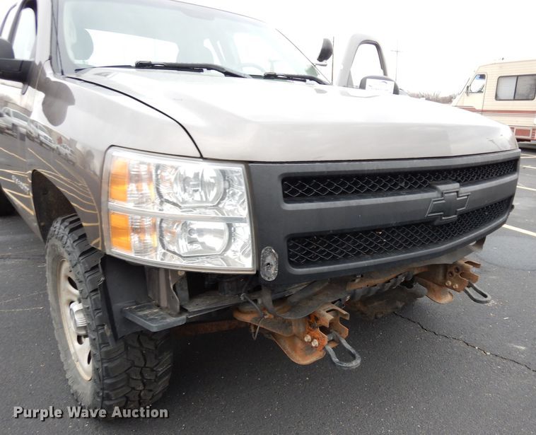 image for item DE4311 2013 Chevrolet Silverado 1500 Ext. Cab pickup truck